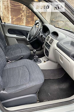 Седан Renault Clio Symbol 2003 в 