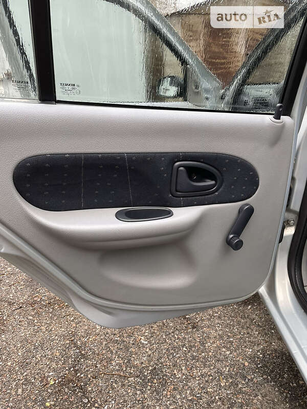 Седан Renault Clio Symbol 2003 в Одессе