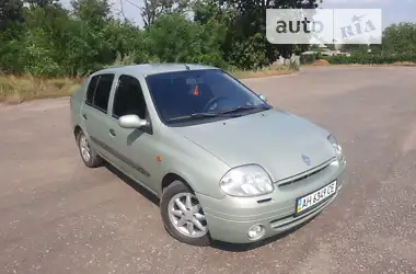 Renault Clio Symbol 2001