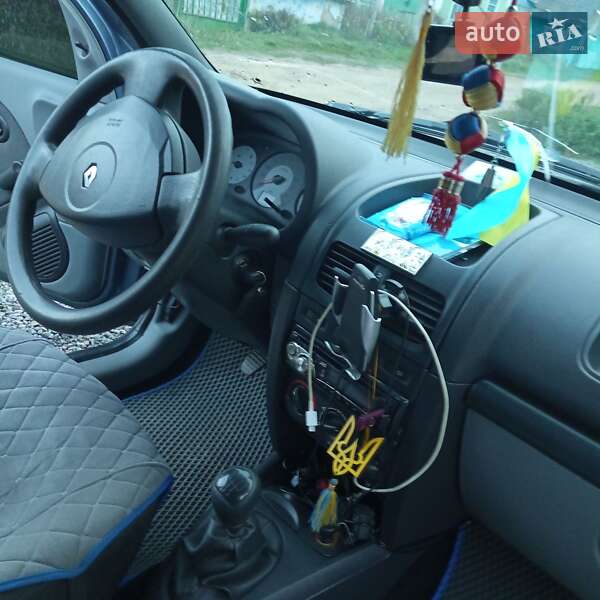 Седан Renault Clio Symbol 2006 в Вендичанах