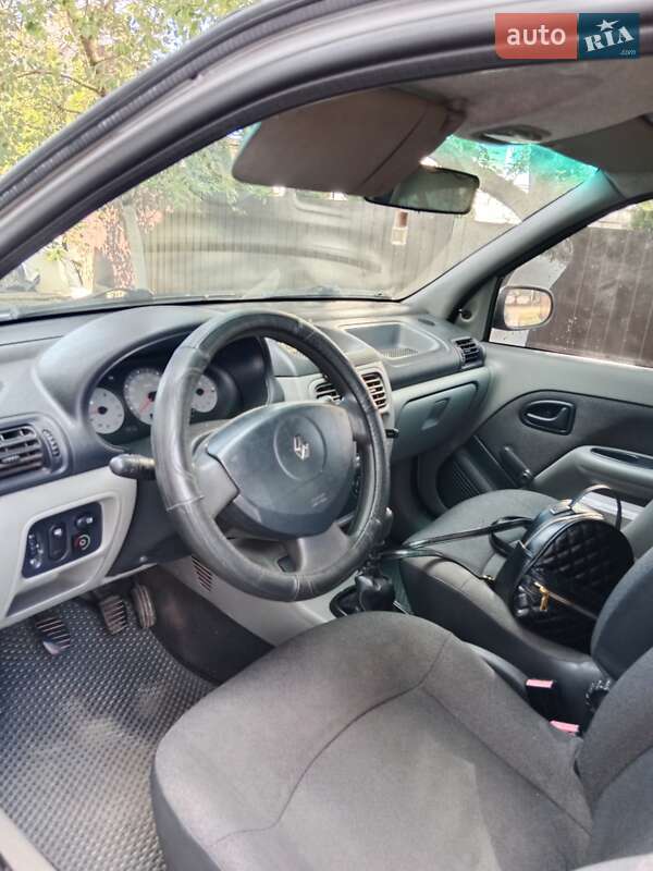 Седан Renault Clio Symbol 2006 в Калуше