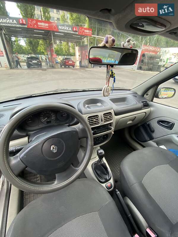 Седан Renault Clio Symbol 2003 в Киеве
