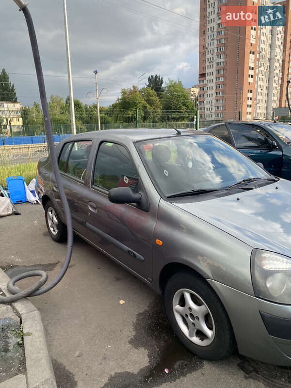 Седан Renault Clio Symbol 2003 в Киеве
