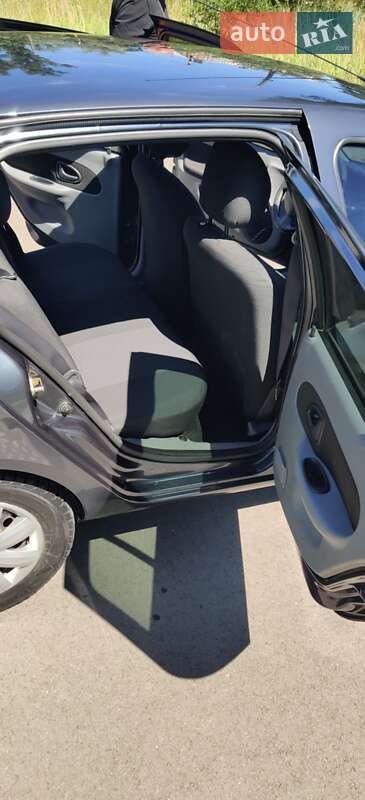 Седан Renault Clio Symbol 2006 в Киеве