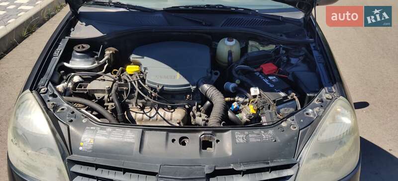 Седан Renault Clio Symbol 2006 в Киеве