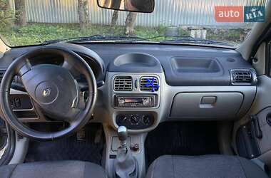 Седан Renault Clio Symbol 2004 в 