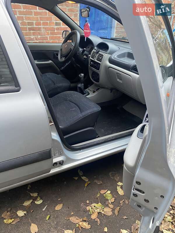 Седан Renault Clio Symbol 2004 в Ковеле