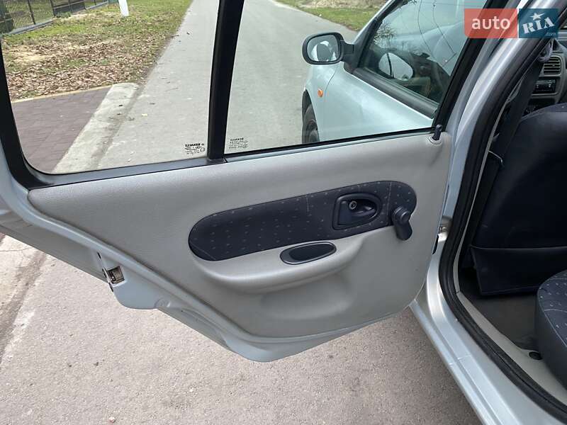 Седан Renault Clio Symbol 2004 в Ковеле