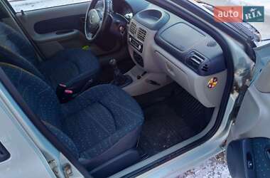 Седан Renault Clio Symbol 2002 в 