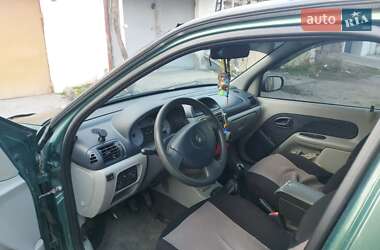 Седан Renault Clio Symbol 2002 в 