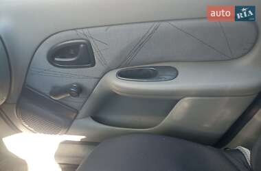 Седан Renault Clio Symbol 2004 в 