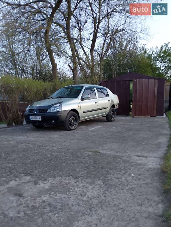 Седан Renault Clio Symbol 2002 в 