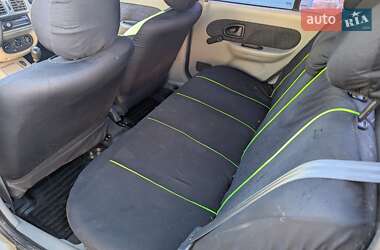 Седан Renault Clio Symbol 2003 в 