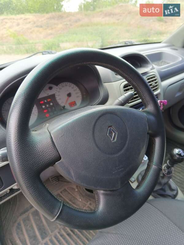 Седан Renault Clio Symbol 2003 в Кривом Роге