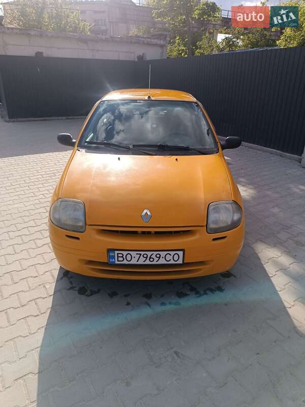 Renault Clio Symbol 2001