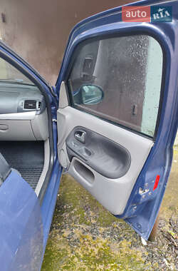 Седан Renault Clio Symbol 2011 в 
