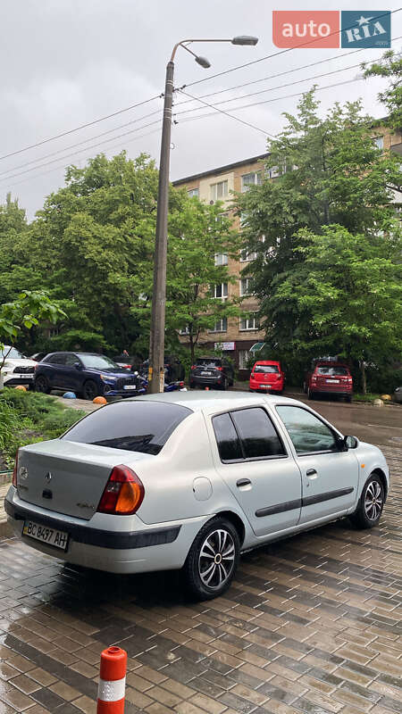 Седан Renault Clio Symbol 2002 в Киеве