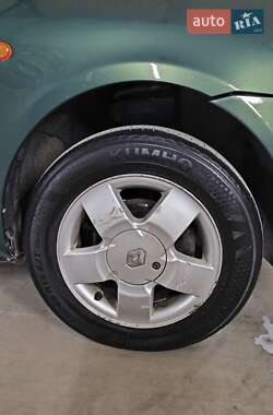 Седан Renault Clio Symbol 2003 в 