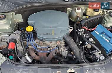 Седан Renault Clio Symbol 2003 в 