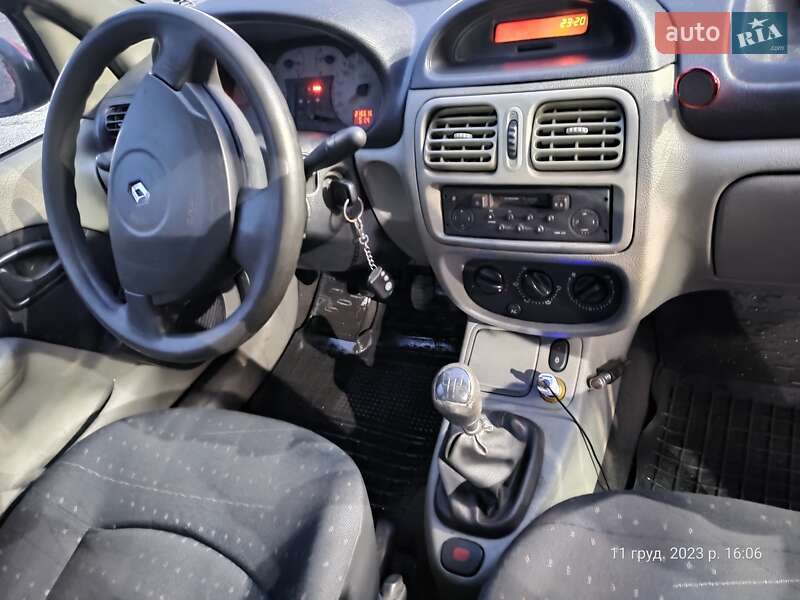Седан Renault Clio Symbol 2003 в Кривом Роге