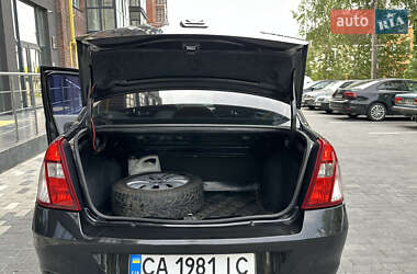 Седан Renault Clio Symbol 2006 в 