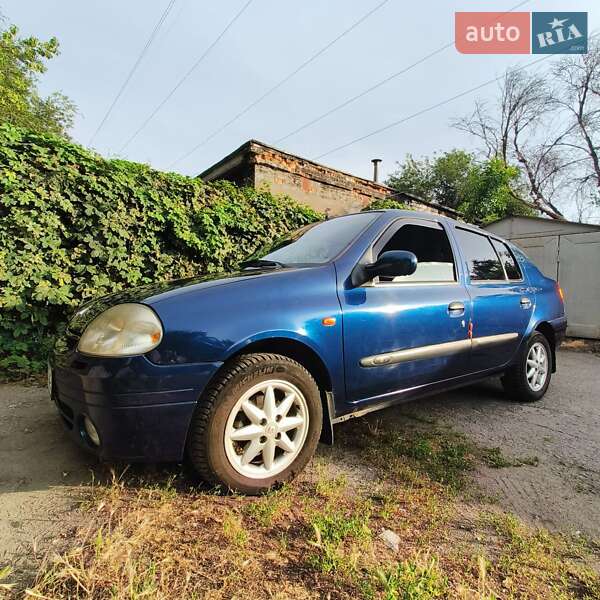 Седан Renault Clio Symbol 2001 в 