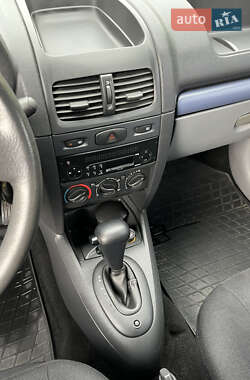 Седан Renault Clio Symbol 2008 в 