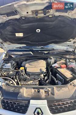 Седан Renault Clio Symbol 2003 в 