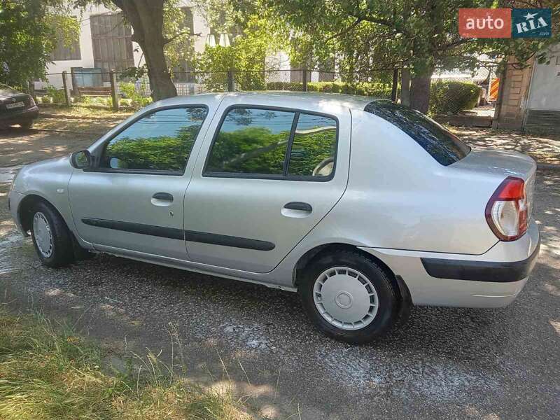 Седан Renault Clio Symbol 2005 в 