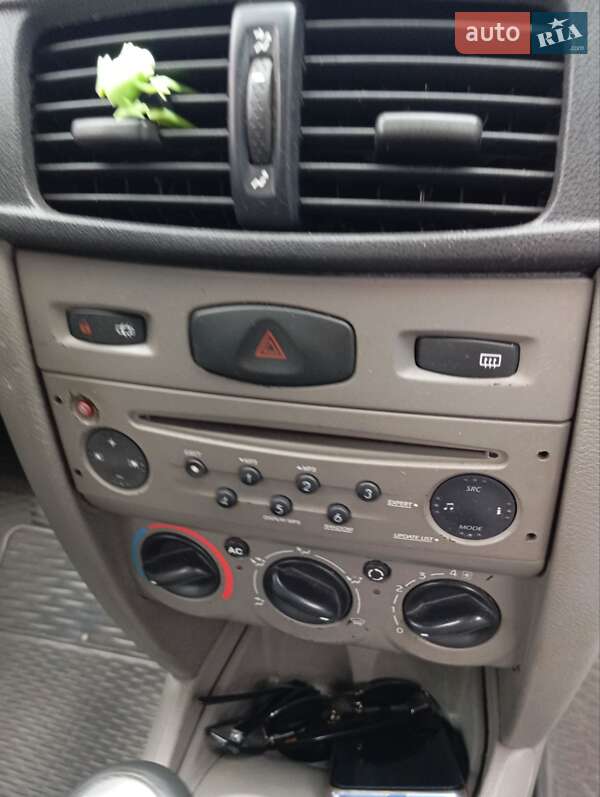 Седан Renault Clio Symbol 2008 в Запорожье