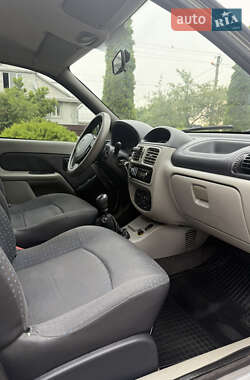 Седан Renault Clio Symbol 2005 в 