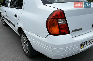 Седан Renault Clio Symbol 2001 в 