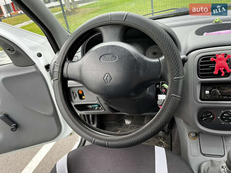 Седан Renault Clio Symbol 2001 в Бородянці
