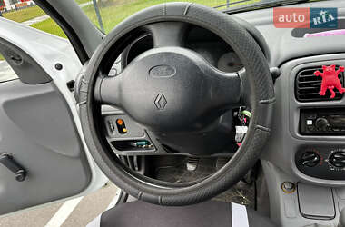 Седан Renault Clio Symbol 2001 в 