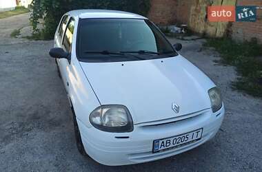 Седан Renault Clio Symbol 2001 в 
