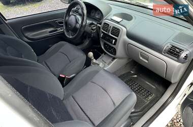 Седан Renault Clio Symbol 2001 в 