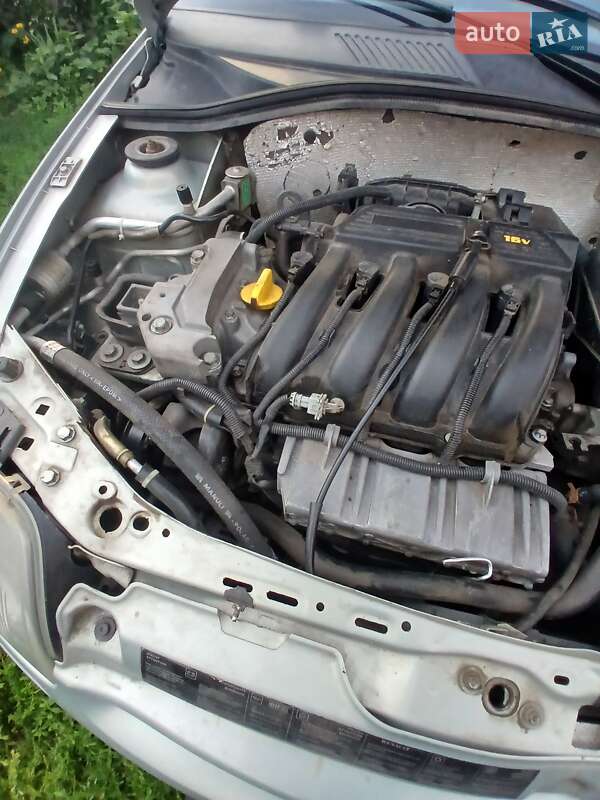 Седан Renault Clio Symbol 2002 в Ахтырке