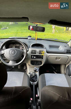 Седан Renault Clio Symbol 2002 в 