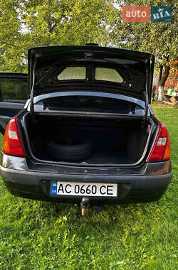 Седан Renault Clio Symbol 2002 в 