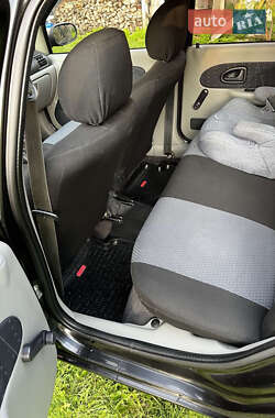 Седан Renault Clio Symbol 2002 в 