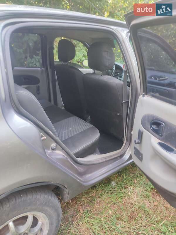 Седан Renault Clio Symbol 2003 в Глухове