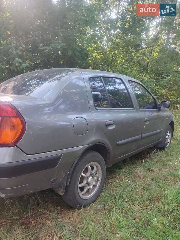 Седан Renault Clio Symbol 2003 в Глухове