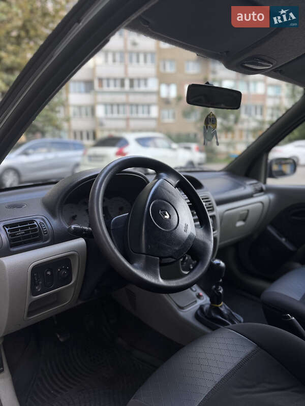Седан Renault Clio Symbol 2003 в Києві фото 5 Седан Renault Clio Symbol 2003 в Києві