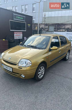 Седан Renault Clio Symbol 2001 в 