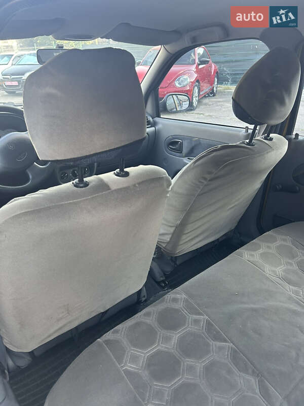 Седан Renault Clio Symbol 2001 в Запорожье