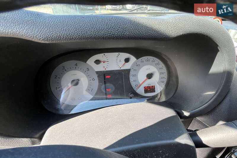 Седан Renault Clio Symbol 2006 в Стрые