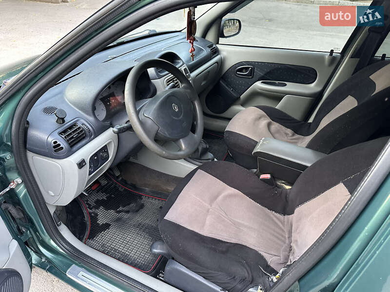 Седан Renault Clio Symbol 2002 в Николаеве