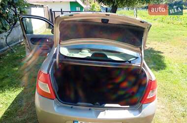 Седан Renault Clio Symbol 2008 в 
