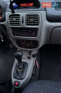 Седан Renault Clio Symbol 2003 в 