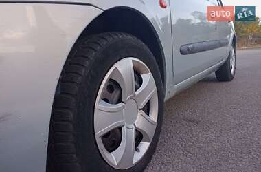 Седан Renault Clio Symbol 2004 в 